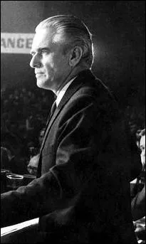 Il a t Premier ministre, voici ... .