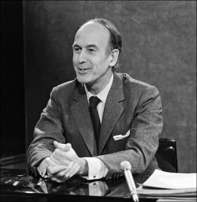 Il a t Ministre de l'conomie et des Finances , voici ... .