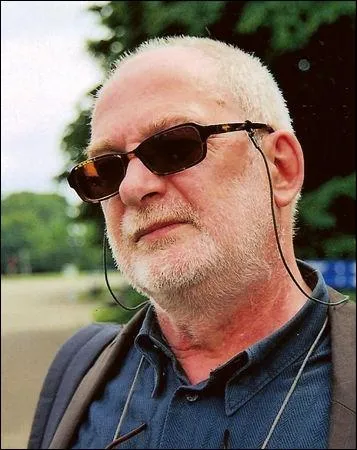 Quelle est son identit ?