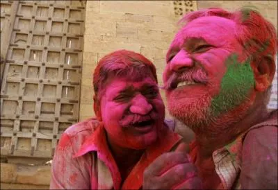 Dans quel pays fte-t-on la  Fte des couleurs , le Holi ?