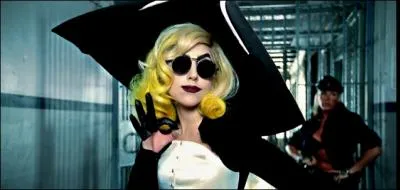 Avec quelle artiste Lady Gaga collabore-t-elle pour sa chanson  Telephone  en 2010 ?
