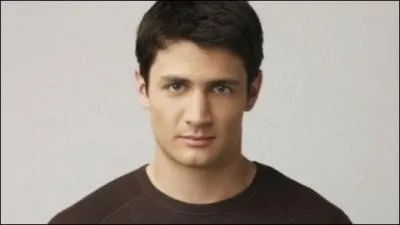 Quel est le nom de l'quipe de basketball dans laquelle s'opposent les frres Scott  l'occasion de la saison 1 ?