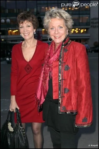 Ces soeurs officient  la tlvision franaise. Si l'une Franoise, est journaliste, l'autre, Catherine, prsente la mto. Ce sont les ?