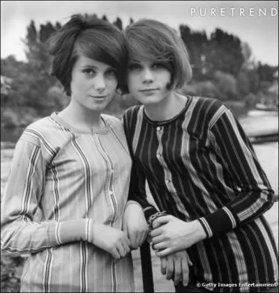 Une jolie image de deux jeunes brunettes, devenues toutes deux stars de cinma. Qui sont-elles ?