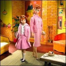 Et voici les soeurs cres par la socit Mattel, qui leur a donn pour noms ?