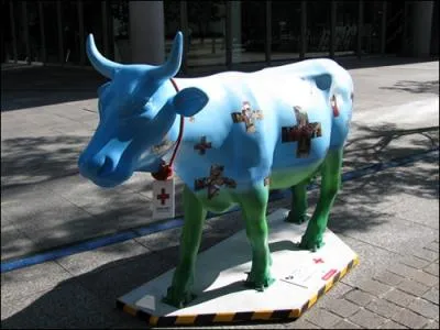 Charles Bailly, prisonnier de guerre, dcide de s'vader d'Allemagne en compagnie d'une vache et d'un seau de lait, comment s'appelle ce film ?