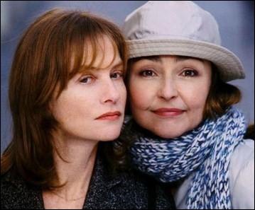 Isabelle Huppert et Catherine Frot sont soeurs dans ce film Les soeurs fches. Dans ce film, quelle est la soeur qui va publier un livre ?