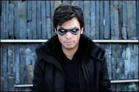 Quelle chanson est interprte par ce chanteur ?