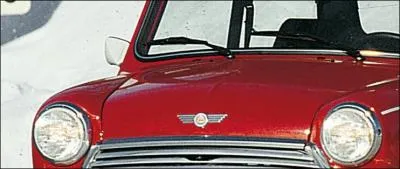 Quel est le nom de ce classique automobile Anglais  la carrire longue de plusieurs dcennies ?