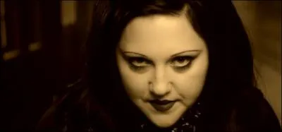 En quelle anne est sorti/sortira  A joyful noise , le 5me album de Gossip ?