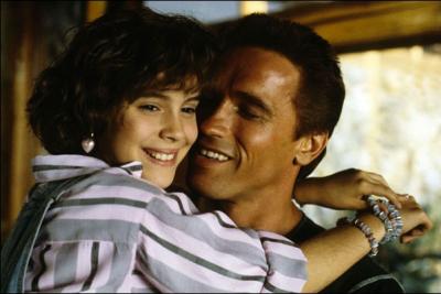 Arnold Schwarzenegger et Alyssa Milano sont le pre et la fille Matrix dans le commando. Quels sont leur prnoms ?