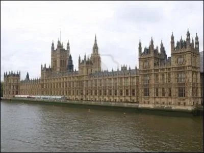 Sous le rgne de quel souverain a t reconstruit le palais de Westminster aprs l´incendie du 16 octobre 1834 ?