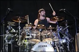 Qui a remplac The Rev pendant la tourne qui a dur jusqu' fin 2010 ?