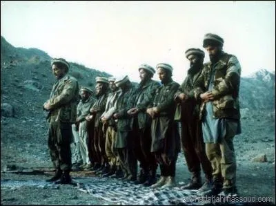 Peut-tre ce commandant le parlait-il, l'ourdou ...