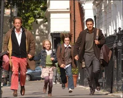 En 2008, sa soeur Lorraine ralisait un film tir d'un des romans de l'crivain mystre, il s'agit de...