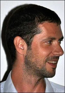 Qui a repris le rle dans une adaptation franaise (juge comme fidle et infidle  la fois) sortie  peine un an plus tard ?