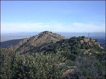 Le massif des Maures culmine � 780m dans le sud de la France. Dans quel d�partement exactement ?