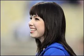 A quelle rcompense de la musique a-t-elle t nomine  Nouvelle artiste prfre de l'anne  ?