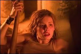 Dans quel domaine Carly va-t-elle faire son stage ?