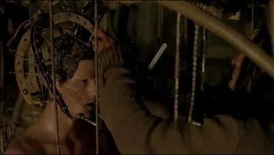 Qui a eu la tte coupe, puis transforme en cire ?