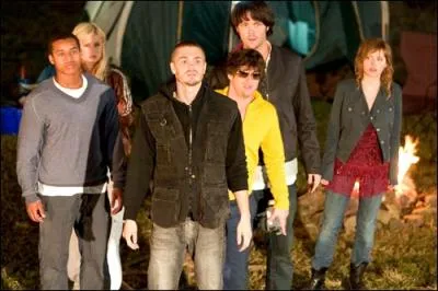 Qui se fait couper un doigt ?