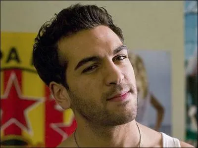 De qui Cem est-il amoureux ?