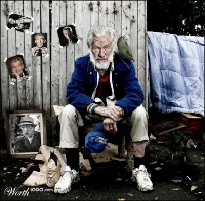 Lui a connu le succs et fut Magneto ou bien Gandalf, mais sa carrire se finit ainsi sur le trottoir, triste fin.