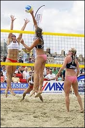 Lors de quels JO le beach volley est-il devenu un sport olympique ?