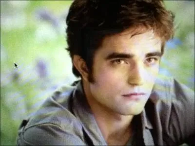 Qu'a demand Edward  Bella vers la fin du livre ?