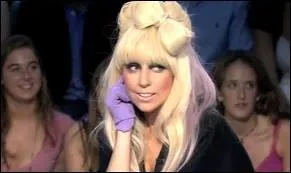 Trouvez la phrase d'Eric Zemmour  propos des chansons de Lady Gaga...
