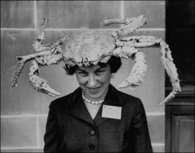 Euh... Mme pour la fte des Catherinettes, n'est-ce pas un peu too much de porter sur la tte... ?