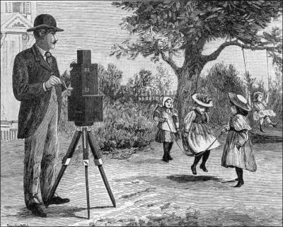 Les frres Lumire ont jou un rle de premier ordre dans l'histoire du cinma et de la photographie. Quel appareil lanant dfinitivement l'industrie du cinma en 1895 ont-ils cr ?