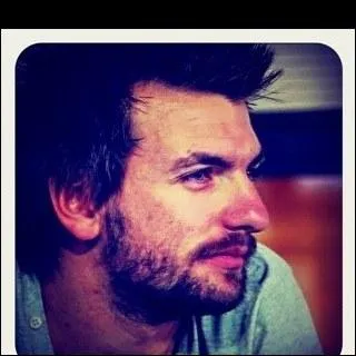 Hello , je m'appelle ...