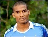 Florent Malouda a formé une magnifique doublette d'attaque avec Didier Drogba dans 2 clubs différents. Dans lequel de ces clubs n'a-t-il jamais joué avec lui ?