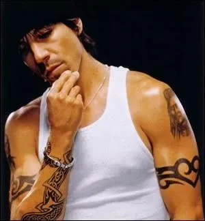 De quel album fait partie la chanson :  Easily  ?