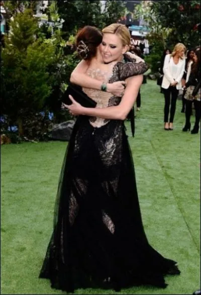 Le 13 juin 2012, le film  Blanche-neige et le chasseur  sort sur les crans, ces deux actrices en sont les vedettes !