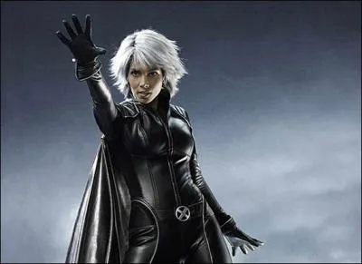 Dans le film X Men, quelle actrice joue le rle de Tornade, la mutante ?