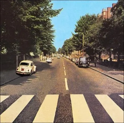 4 grands messieurs de la musique ont march sur mon passage piton et il y en avait un pieds nus, qui suis-je ?