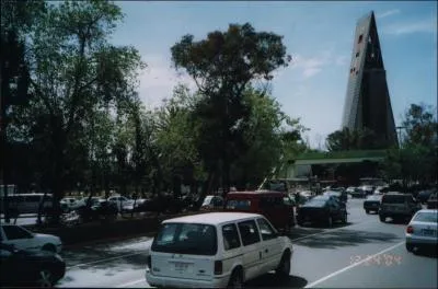 Je suis la plus grande avenue du monde, qui suis-je ?