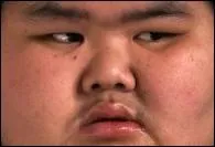 ''Obèse Instable'' fait de la pub pour Mennen.