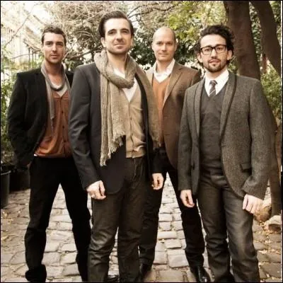 Quel nom porte ce groupe de chanteurs lyriques, actuellement en tte des ventes de CD en France ?