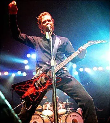 Qui est ce guitariste chanteur de Metallica?