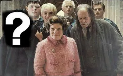 Harry Potter 5 - Qui tient-il lorsqu'il dcouvre la Salle sur Demande ?