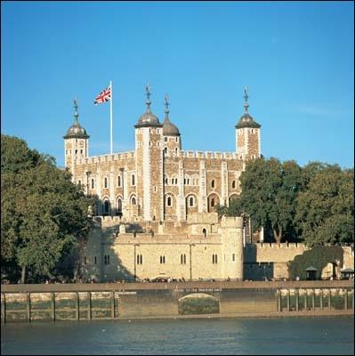 Comment s'appelle ce monument historique de la monarchie anglaise ?