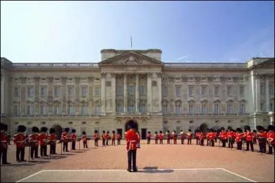 Et ce grand monument, haut-lieu de la monarchie anglaise ?