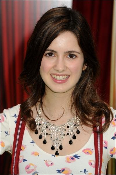 Comment s'appelle Laura Marano dans la srie ?