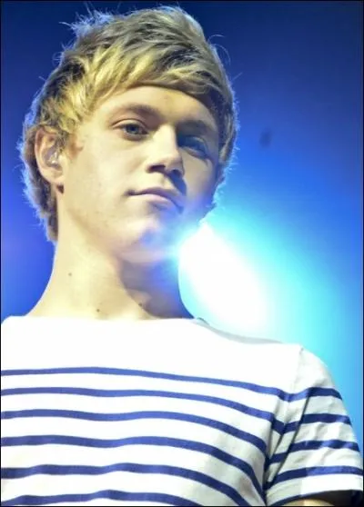 Avec une fille de quelle nationalit a-t-il partag son premier baiser ?