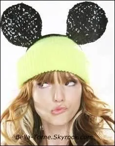 Combien a-t-elle de chien(s) ?