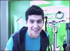 Que signifie le surnom  DJ  ?