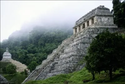 Le clbre Temple des inscriptions a nourri l'imagination des amateurs de mystres; dans quelle cit maya se trouve-t-il ?